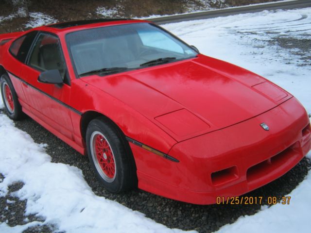1987 Pontiac Fiero - photo 2