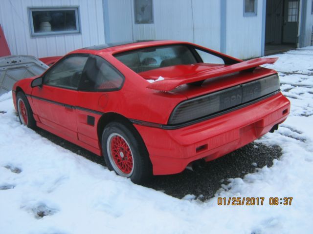 1987 Pontiac Fiero - photo 4