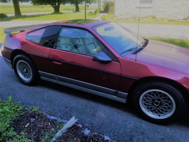 1987 Pontiac Fiero GT - photo 2