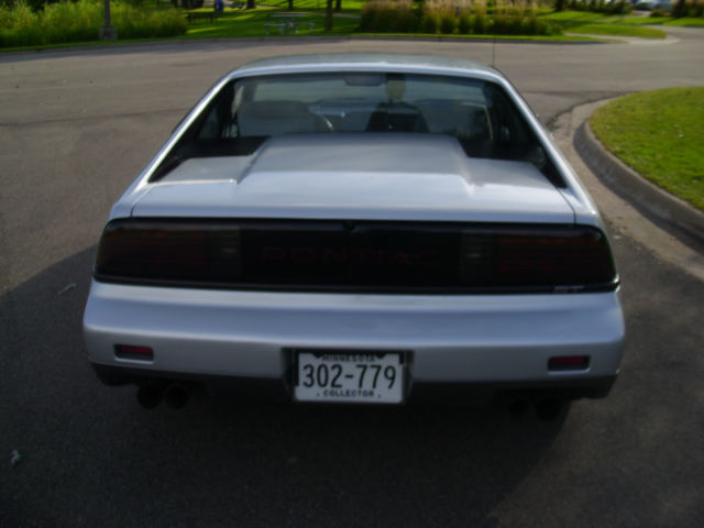 1987 Pontiac Fiero - photo 4