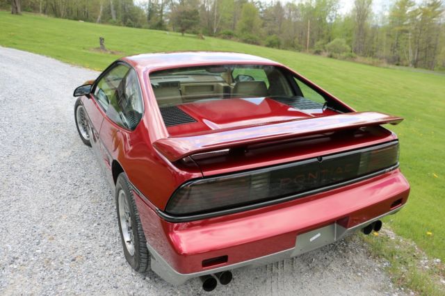 1987 Pontiac Fiero - photo 3