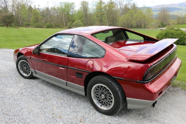 1987 Pontiac Fiero - photo 4
