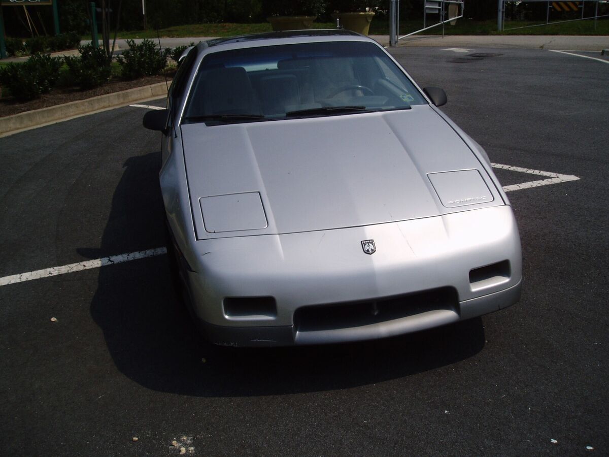 1987 Pontiac Fiero - photo 4