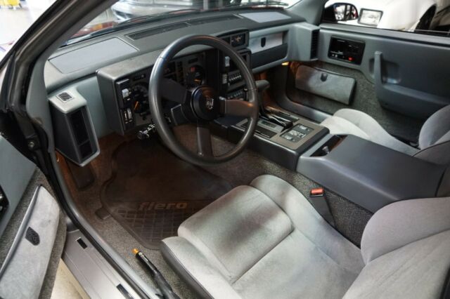 1987 Pontiac Fiero GT - photo 4