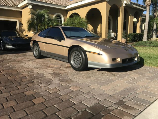 1987 Pontiac Fiero GT - photo 2