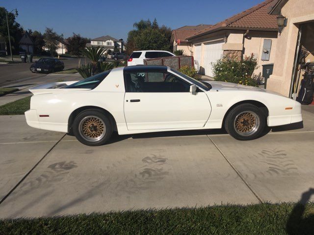 1987 Firebird Trans-Am GTA 5 Speed MANUAL 1987 Pontiac Trans Am GTA PACKAGE