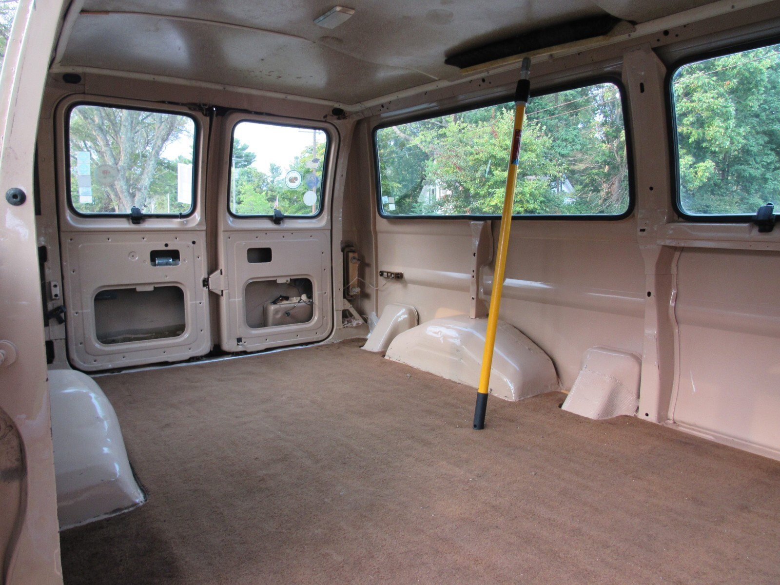1987 Ford 1 ton window van - photo 5