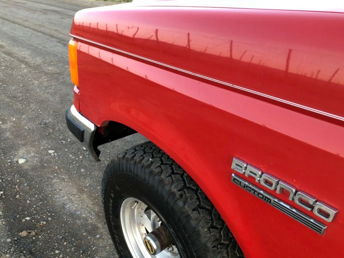 1987 Ford Bronco Custom - photo 4