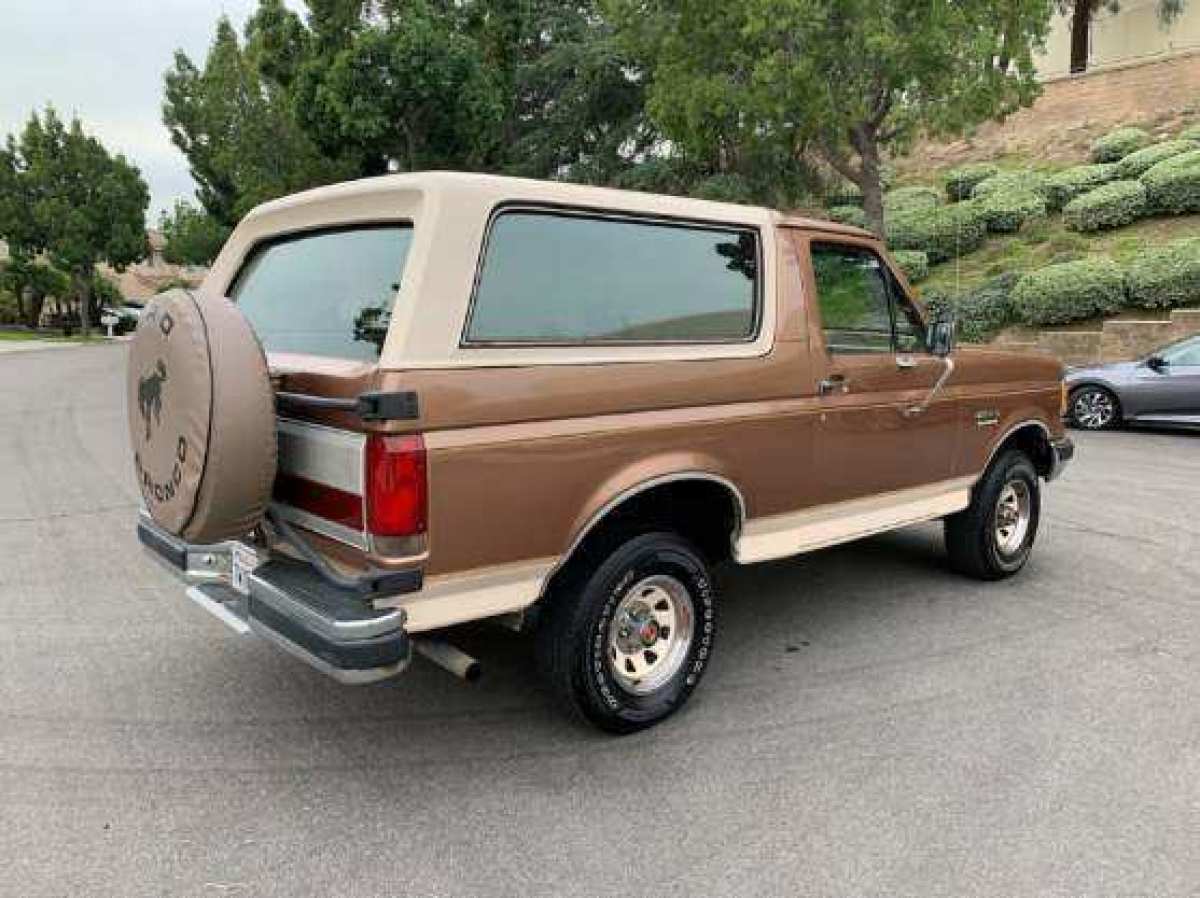 1987 Ford Bronco EDDIE BAUER 4X4 81K ORIGINAL MILES V8 2 OWNERS - photo 6
