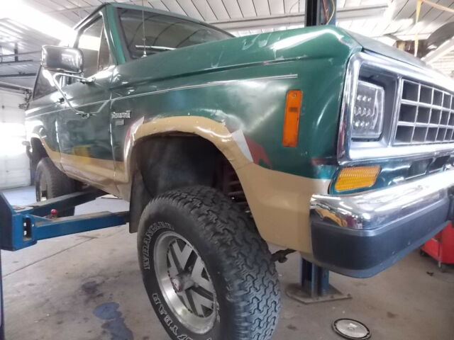 1987 Ford Bronco II, V6, 5 speed manual, runs and drives, needs rust repair 1987 Ford Bronco II Eddie Bauer