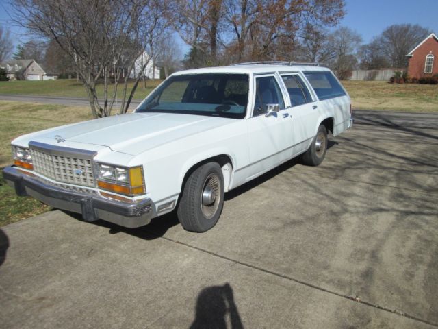 1987 FORD COUNTRY SQUIRE STATION WAGON 1 FAMILY OWNED 247,569 MILES NO RESERVE!! 1987 Ford station wagon