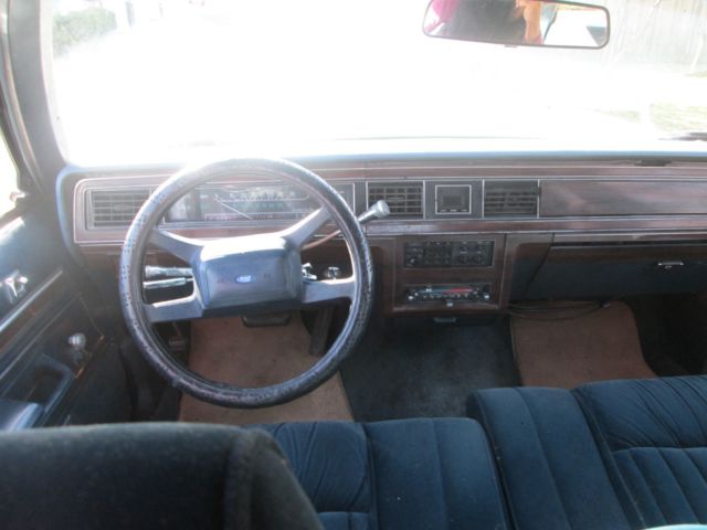 1987 Ford station wagon - photo 7