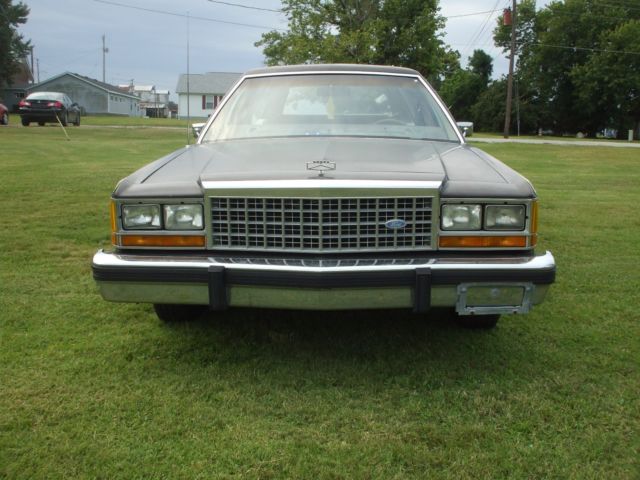 1987 Ford COUNTRY SQUIRE STATION WAGON - photo 5