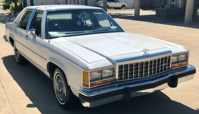 1987 Ford Crown Victoria LTD - photo 2