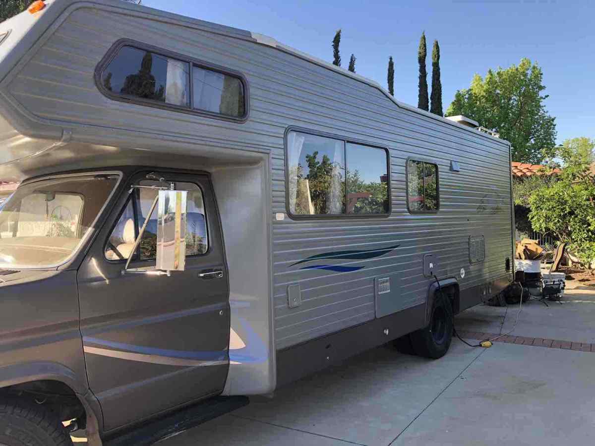 1987 Ford E-350 Econoline E350 fleetwood Jamboree - photo 2