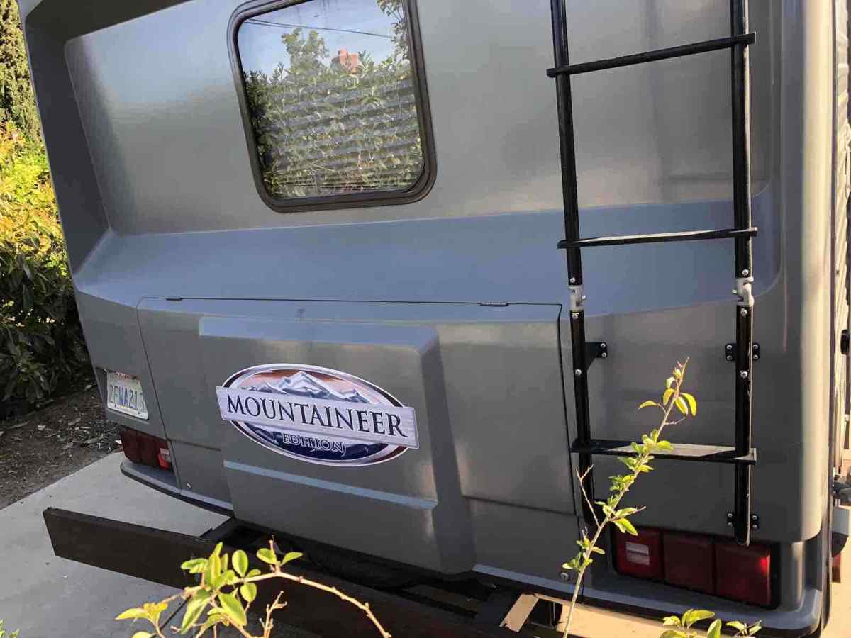 1987 Ford E-350 Econoline E350 fleetwood Jamboree - photo 3