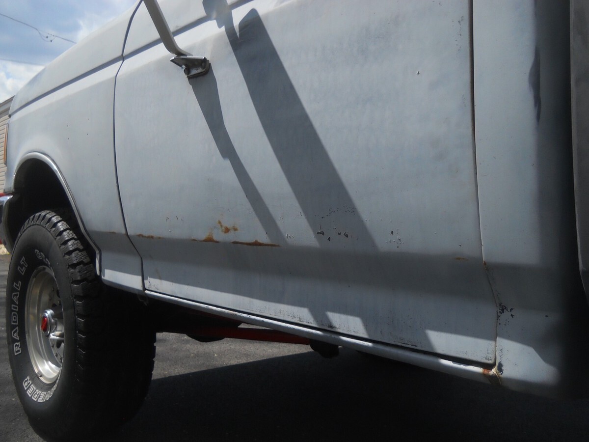 1987 Ford F-150 4x4 - V8 - Single Cab - Classic Truck - photo 9