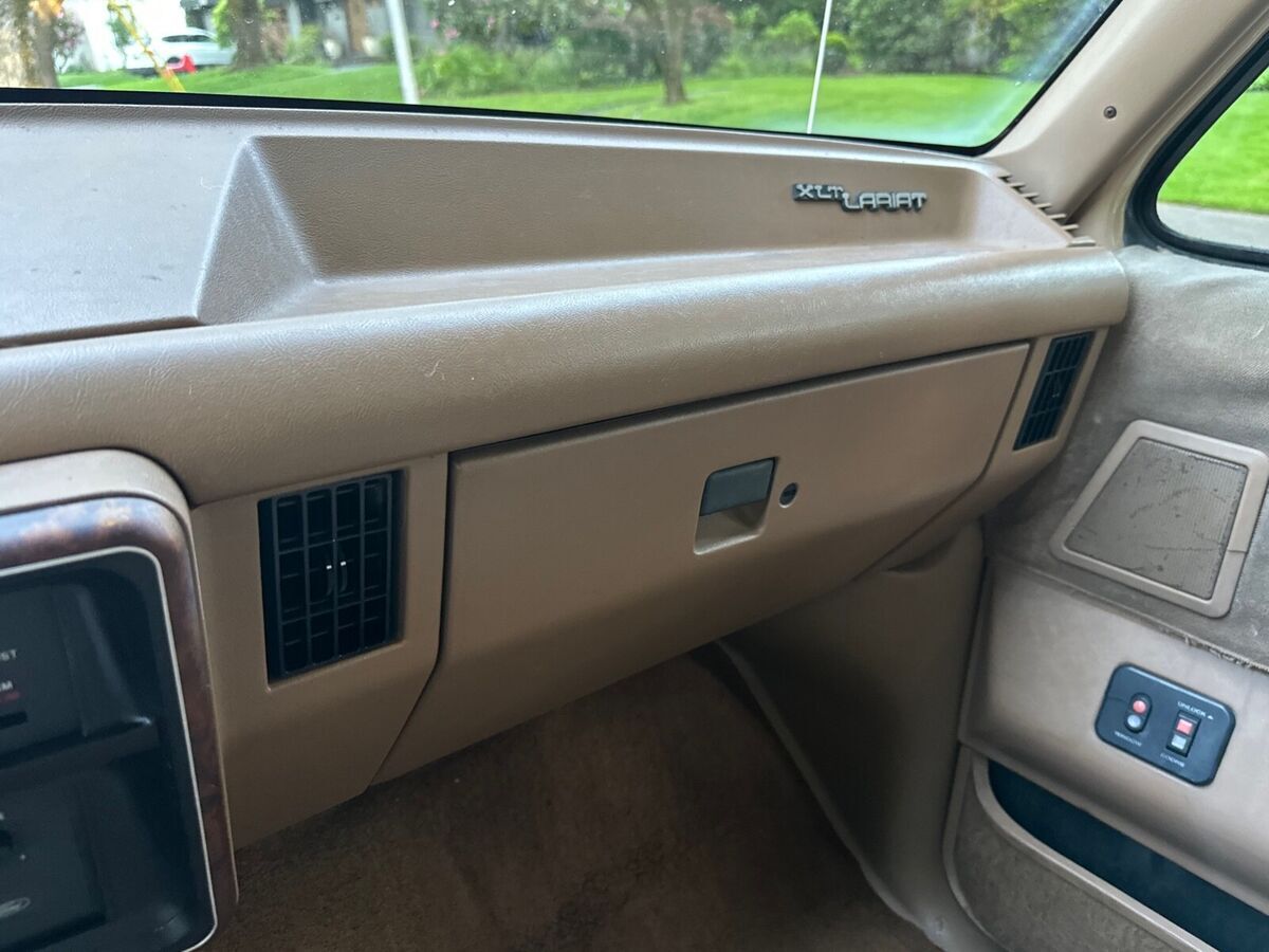 1987 Ford F-250 XLT LARIAT 4X4 EFI V8 - photo 11