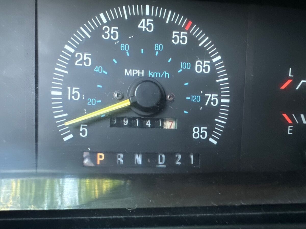 1987 Ford F-250 XLT LARIAT 4X4 EFI V8 - photo 9