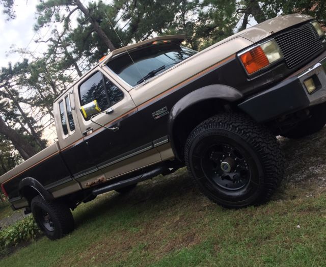 1987 Ford F-250 XLT Lariat 4x4 Extended Cab, Long Bed, Big Block 460. No Reserve 1987 Ford F-250 XLT Lariat 4x4