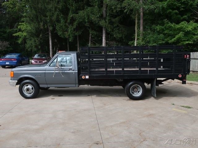 1987 Ford F-350 Ford F-350 Stake Truck Regular Cab RWD Manual 50k Miles - photo 2