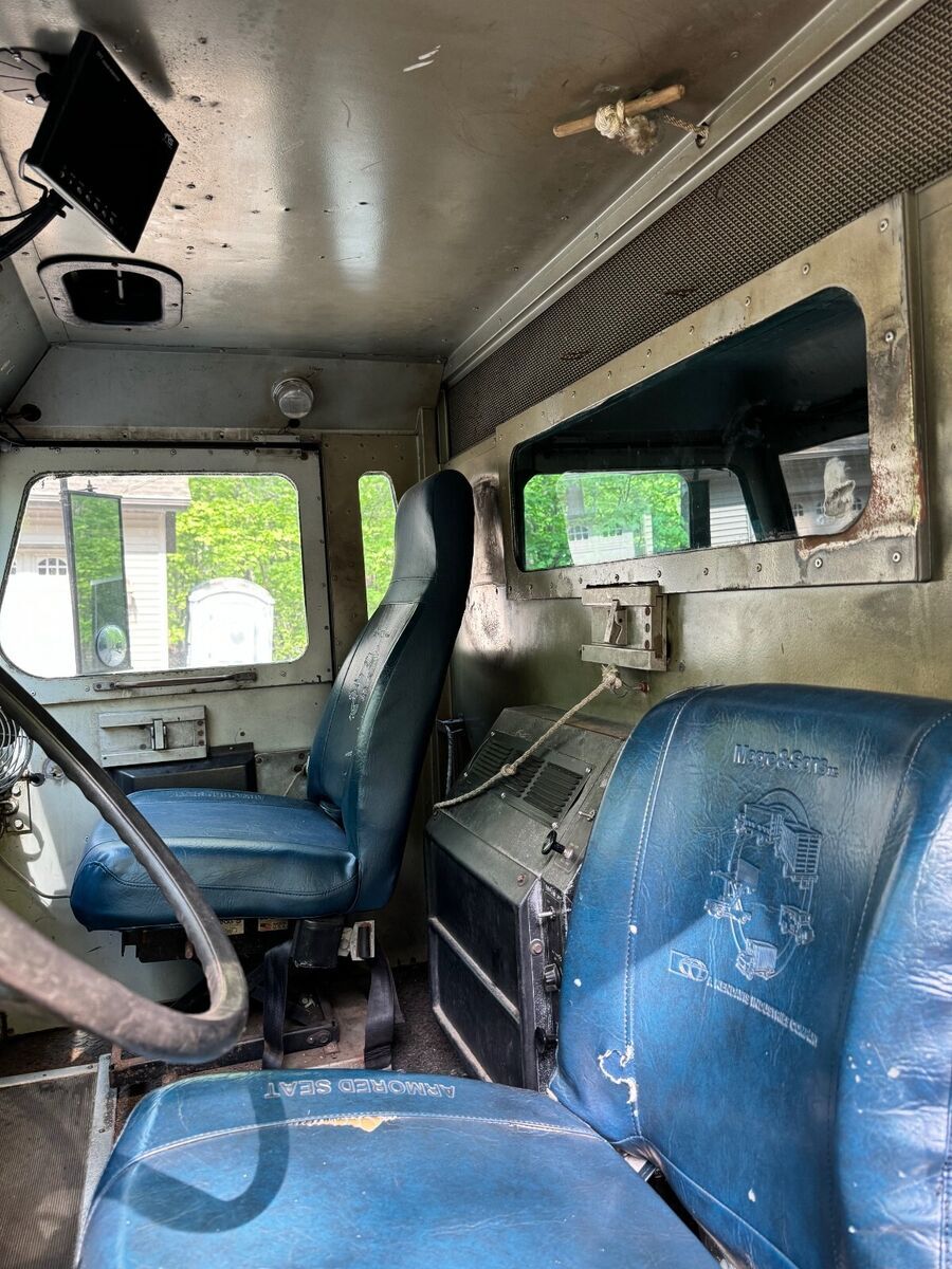 1987 Ford F600 - photo 9