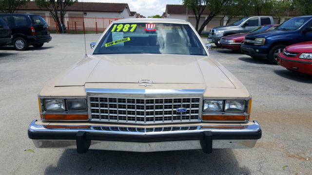 1987 Ford Crown Victoria - photo 2