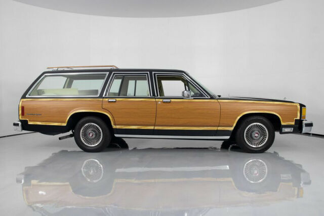 1987 Ford Crown Victoria Wagon - photo 12