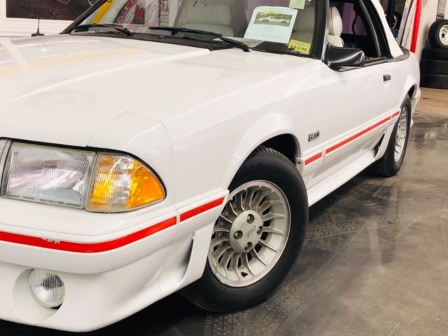 1987 Ford Mustang -GT CONVERTIBLE TRIPLE WHITE ONLY 17k MILES-VIDEO - photo 4