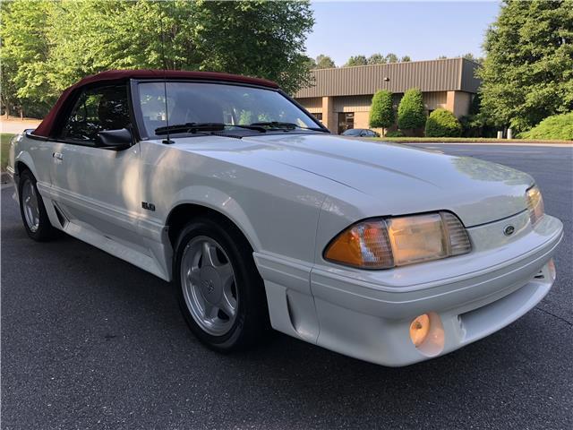 1987 Ford Mustang GT - photo 3