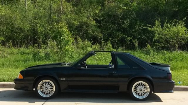 1987 Ford Mustang GT - photo 2