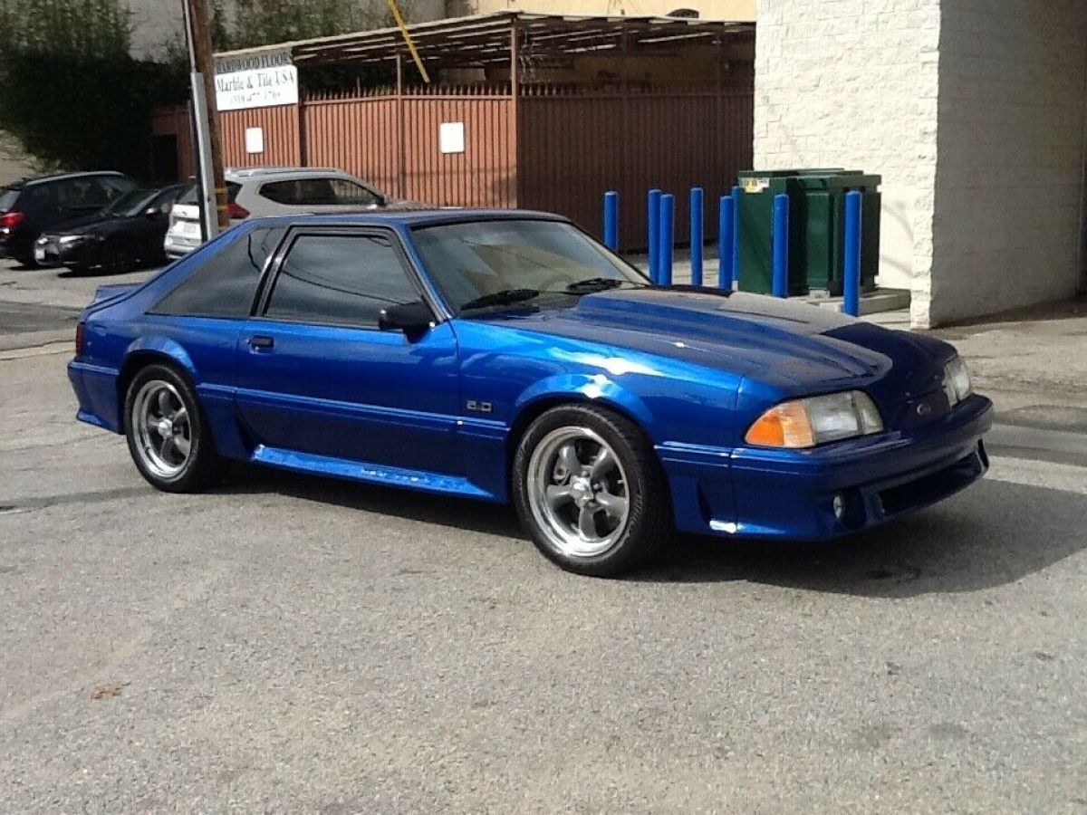 1987 Ford Mustang GT - photo 2