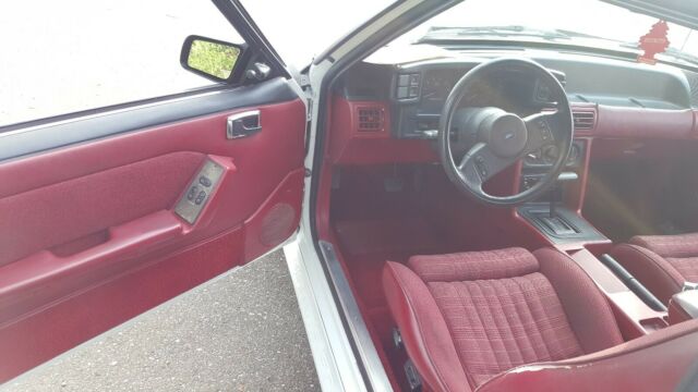 1987 Ford Mustang GT - photo 10