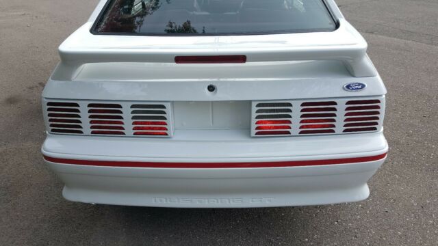1987 Ford Mustang GT - photo 6