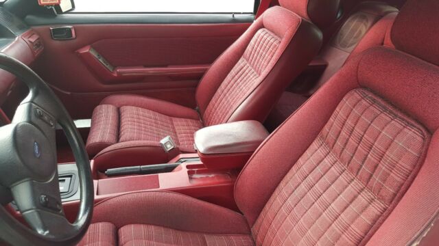 1987 Ford Mustang GT - photo 9