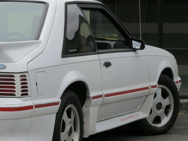 1987 Ford Mustang GT hatchback - photo 7