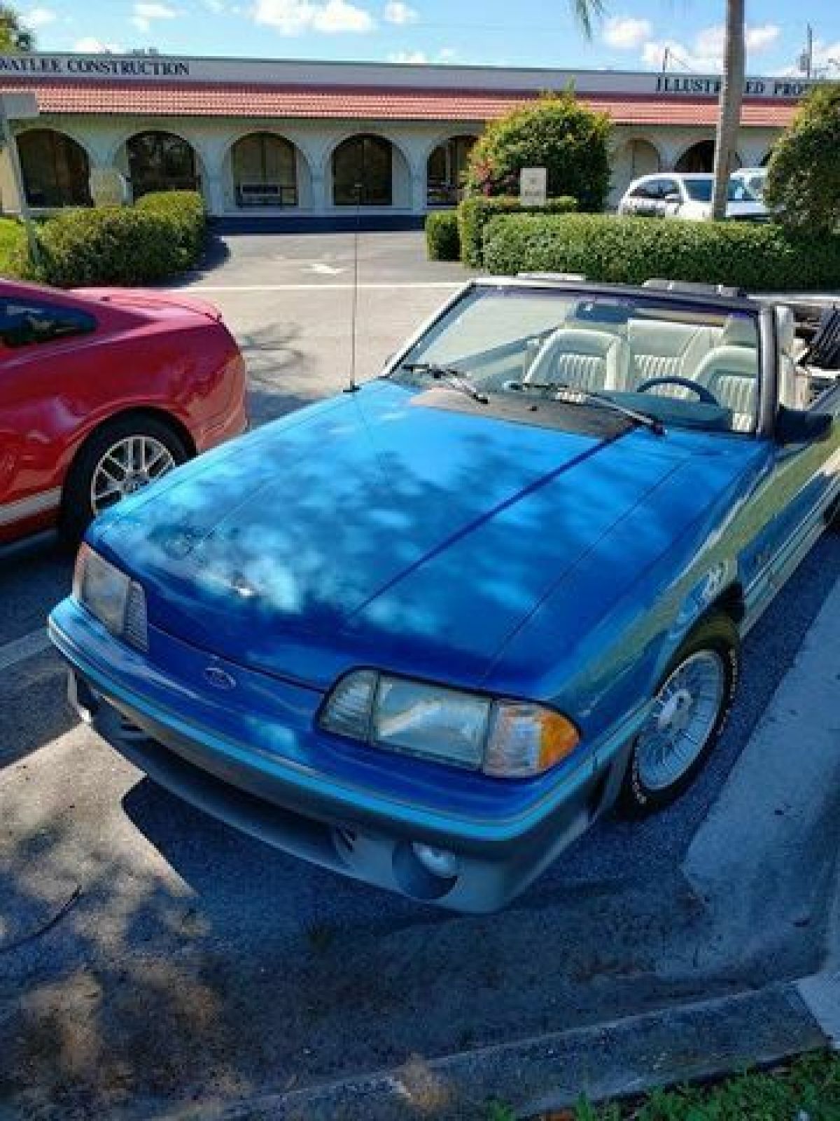 1987 Ford Mustang Convertible - photo 2