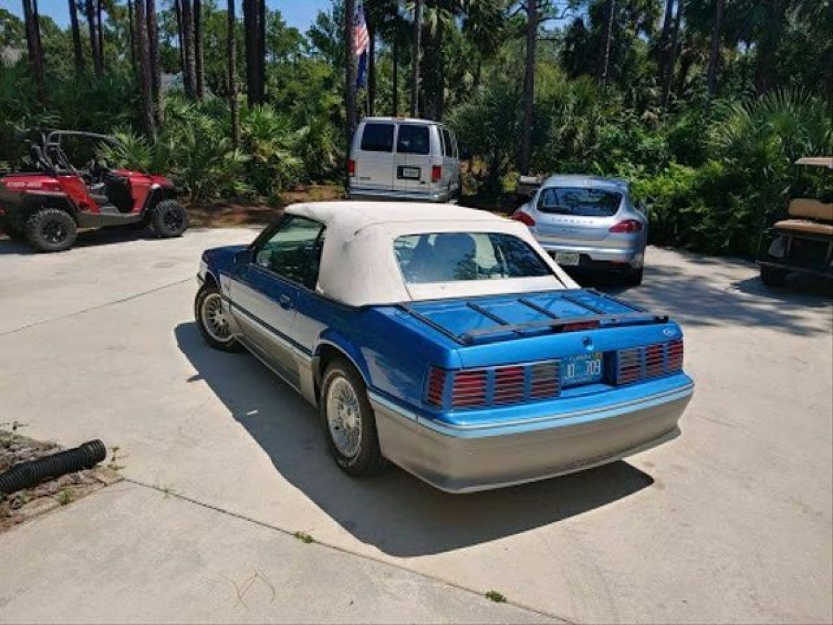 1987 Ford Mustang Convertible - photo 5