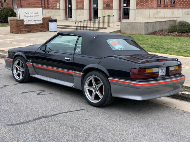 1987 Ford Mustang GT - photo 9