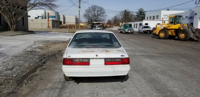 1987 Ford Mustang - photo 2