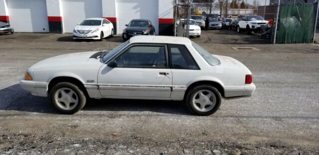 1987 Ford Mustang - photo 3