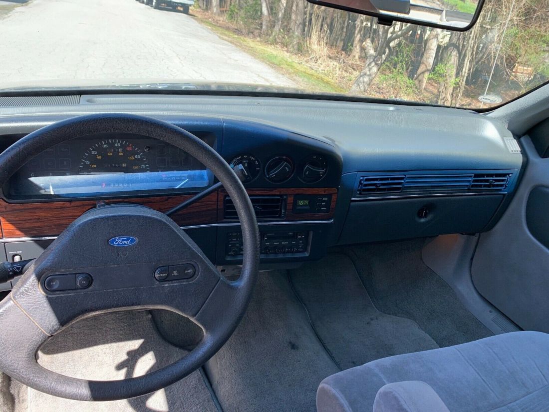1987 Ford Taurus - photo 12