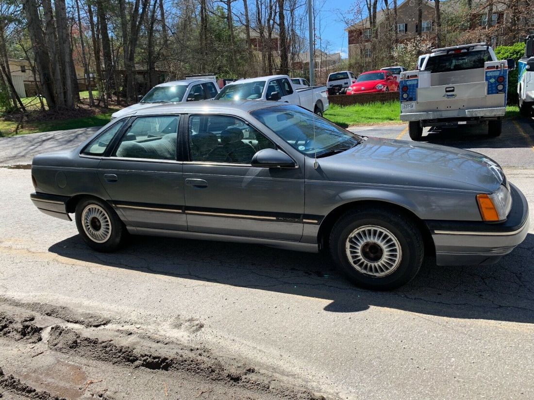 1987 Ford Taurus - photo 3