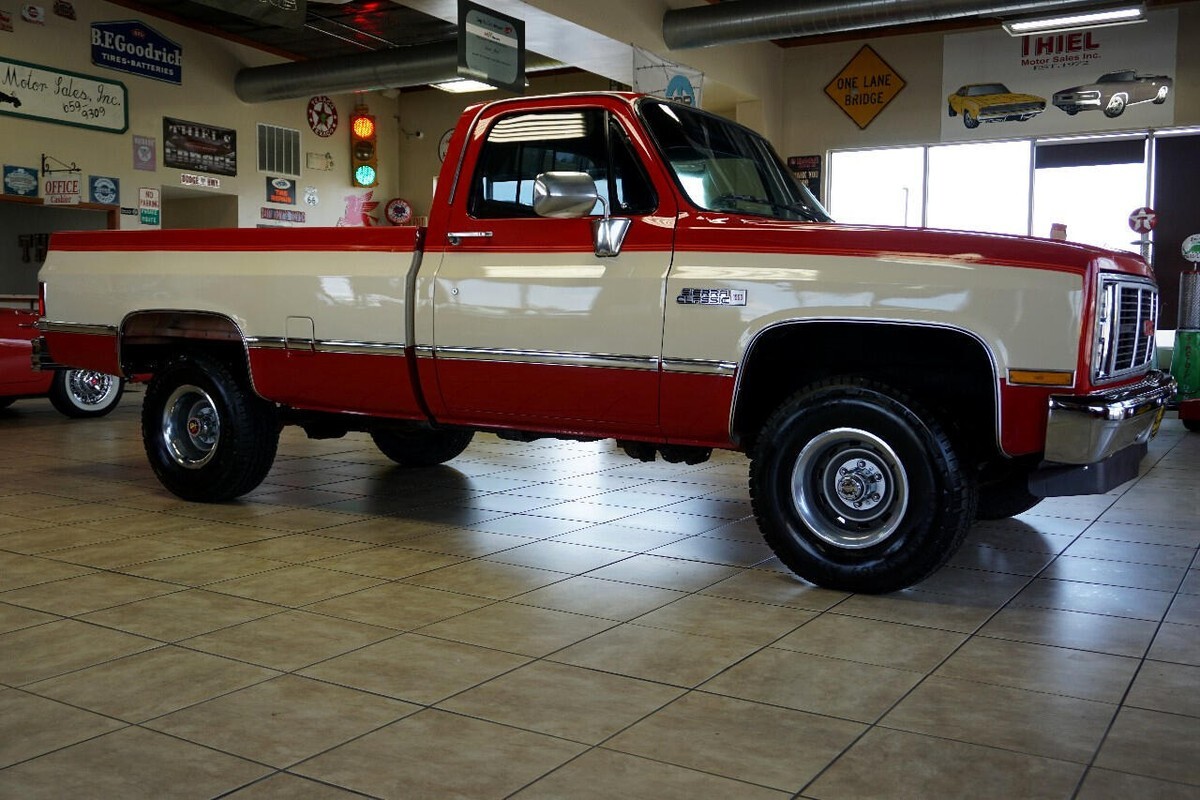 1987 GMC Sierra 1500 Reg-Cab 4X4 - photo 10