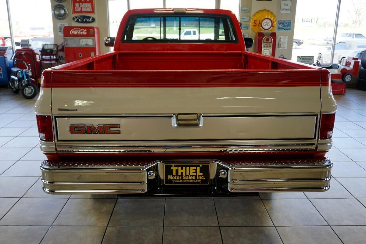 1987 GMC Sierra 1500 Reg-Cab 4X4 - photo 6