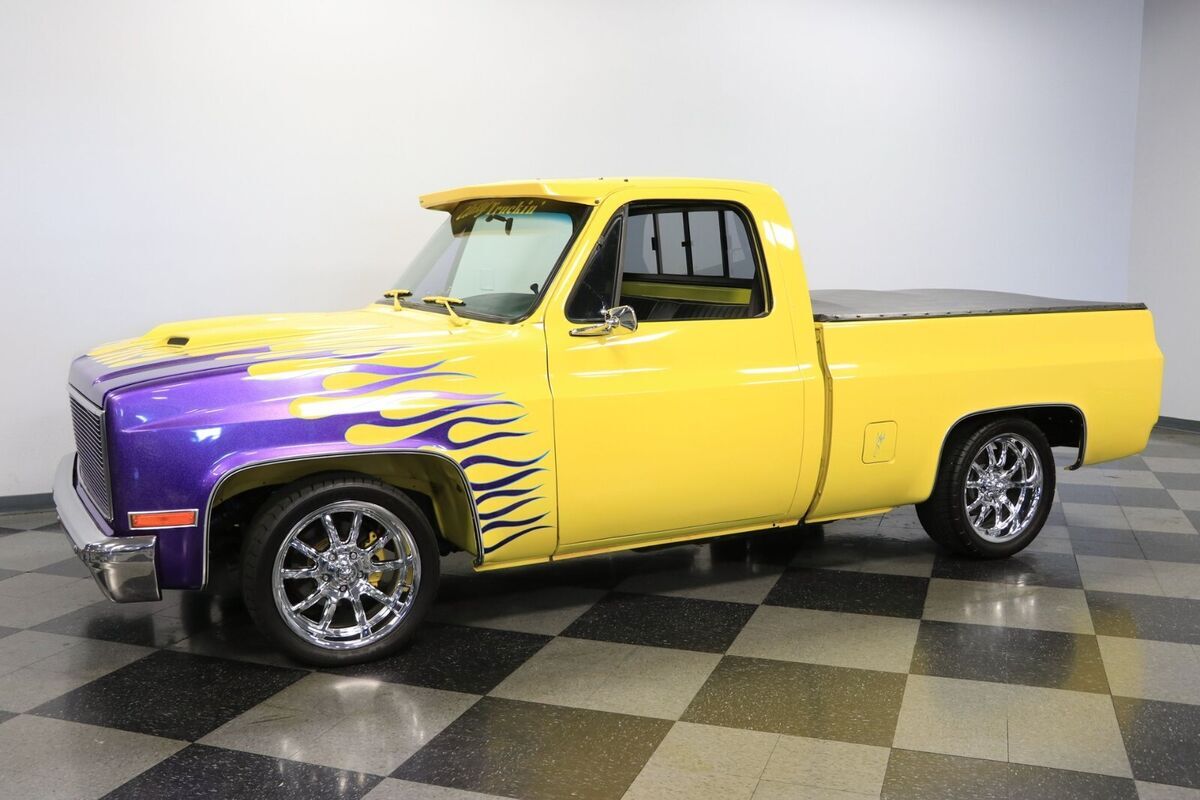 1987 GMC Sierra 1500 Flames and hand painted striping - photo 2
