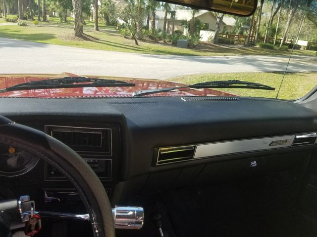 1987 GMC Suburban - photo 12