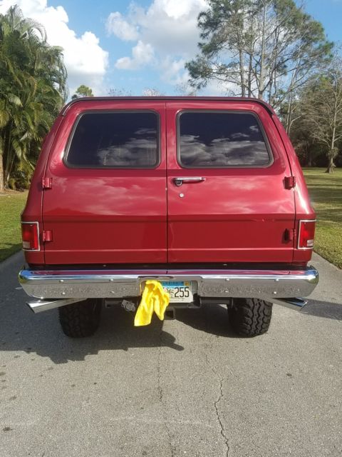 1987 GMC Suburban - photo 2