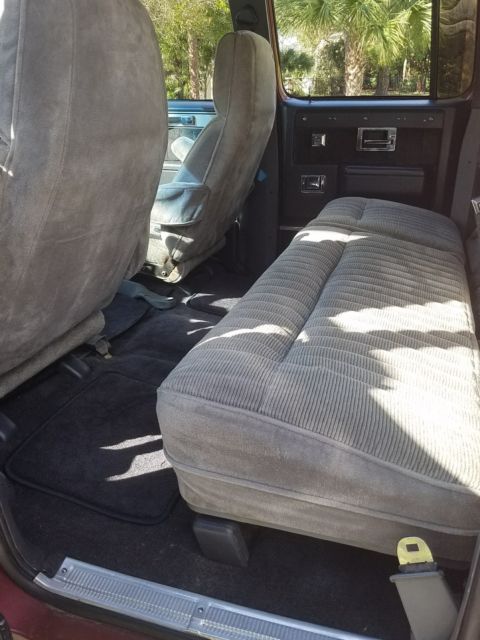 1987 GMC Suburban - photo 8