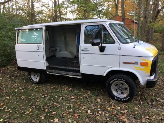 1987 GMC G10 SHORT VAN - photo 6
